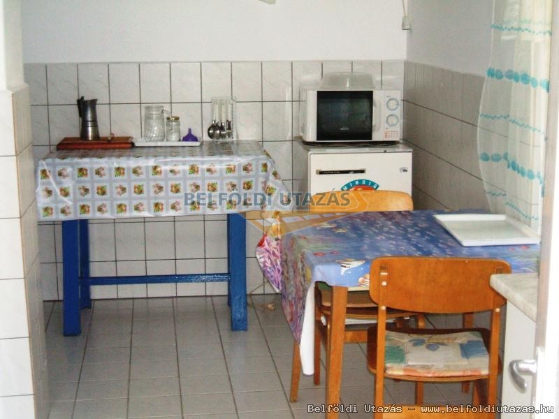 apartman1 kitchen