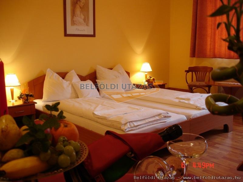 Kardi Hotel**** (5)