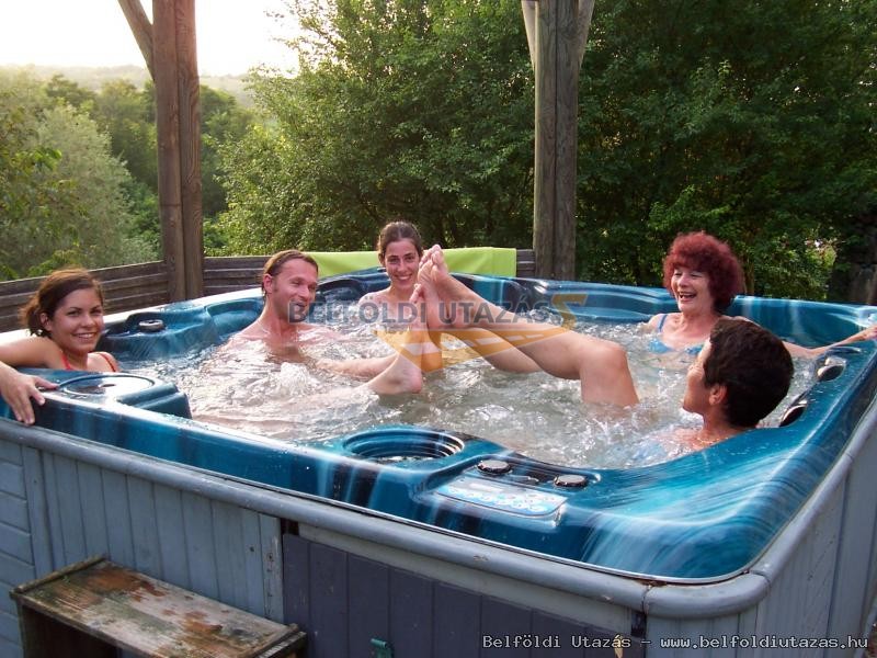 Spa im Warmwasser-Sprudelbad