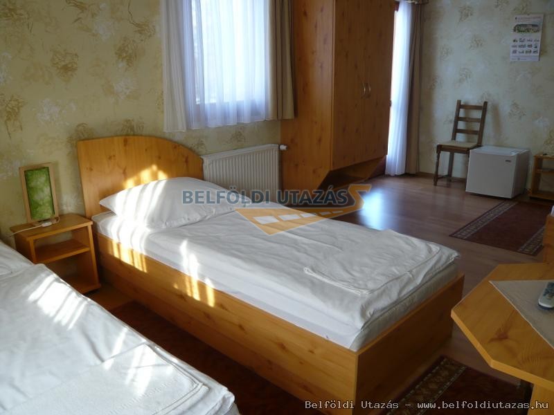 Fnfbett Zimmer - untere Etage