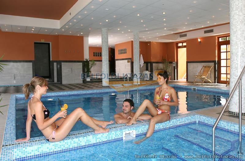 Hotel Villa Vlgy ****/*** (7)