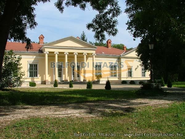 Castle Hotel Fenyharaszt*** (1)