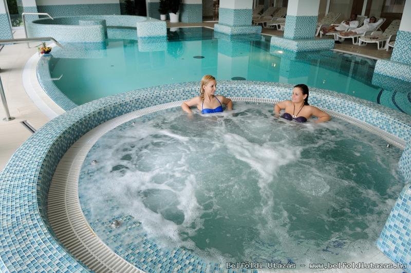 Kt Korona Hotel-Wellness Centrum